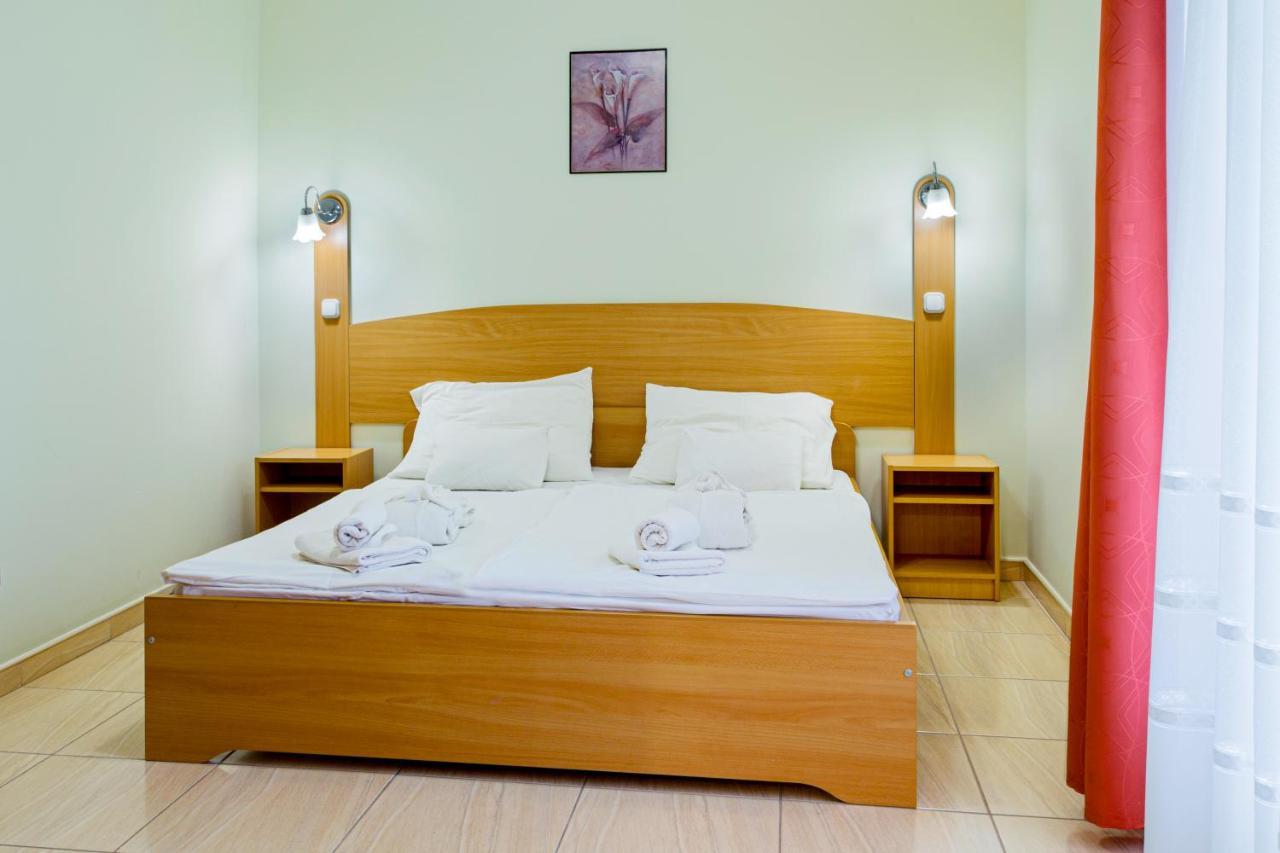 Aqua Blue Hotel Hajdúszoboszló Εξωτερικό φωτογραφία