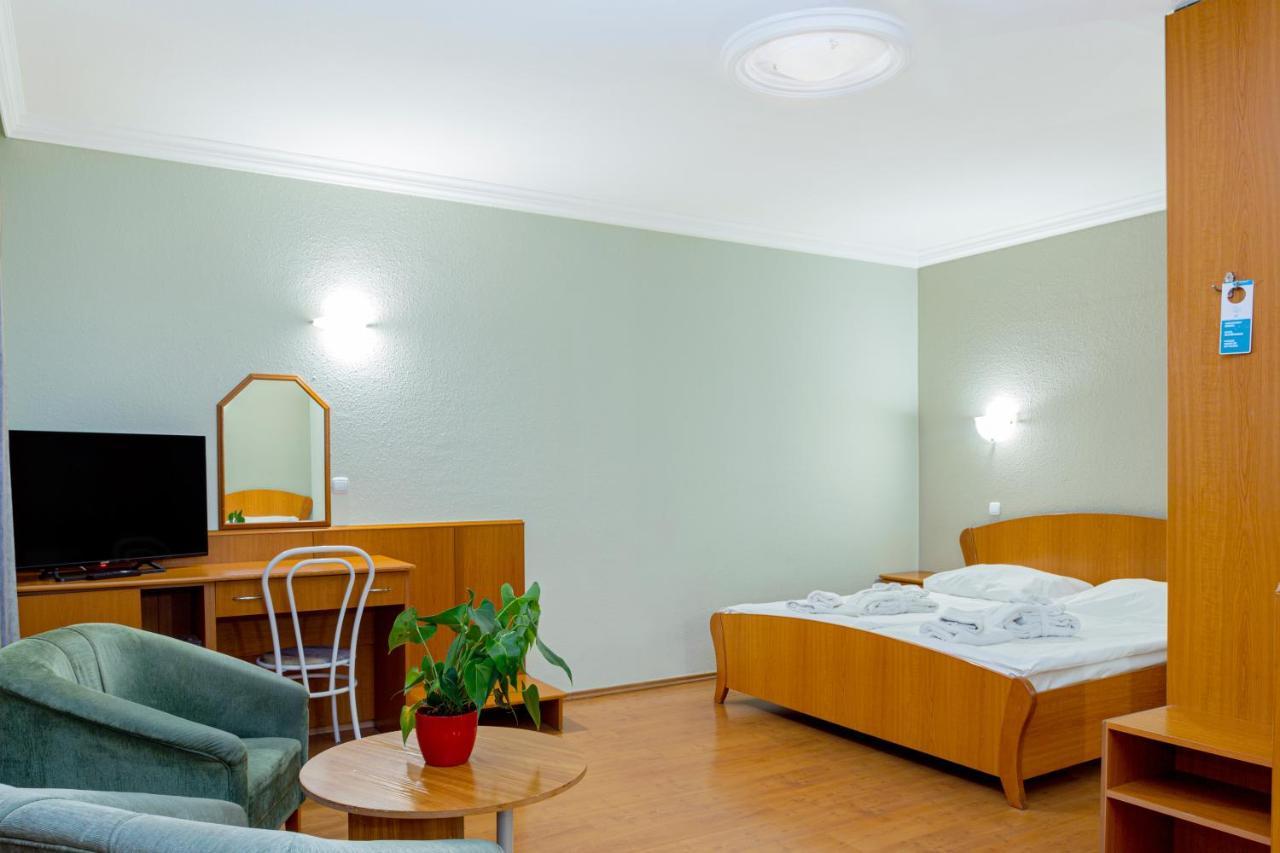 Aqua Blue Hotel Hajdúszoboszló Εξωτερικό φωτογραφία