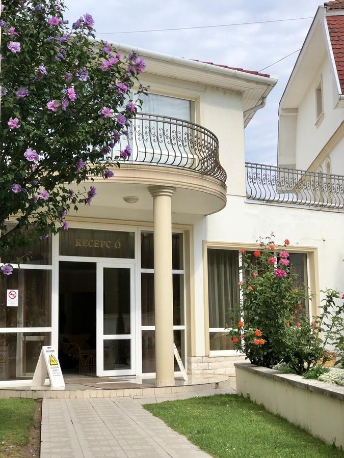 Aqua Blue Hotel Hajdúszoboszló Εξωτερικό φωτογραφία